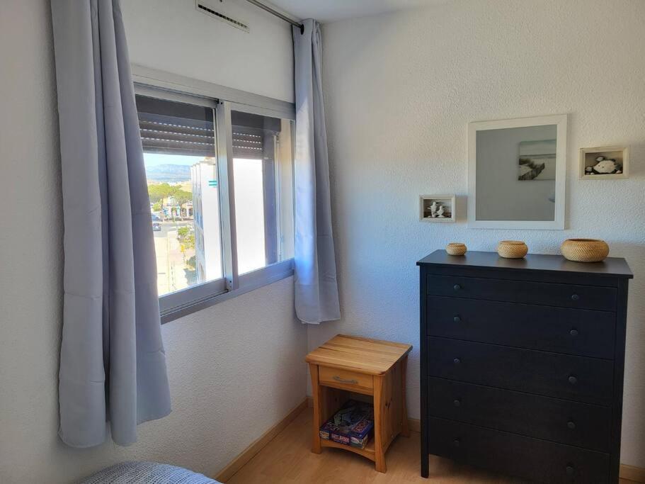 Charmant Appartement ! Ле Баркарес Экстерьер фото